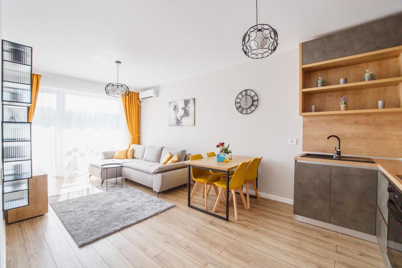 Gorgeous Home At Prima Universitatii Oradea Bagian luar foto